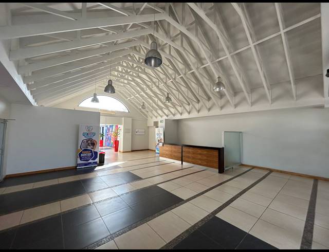 1,610M² OFFICE FOR SALE IN WOODMEAD